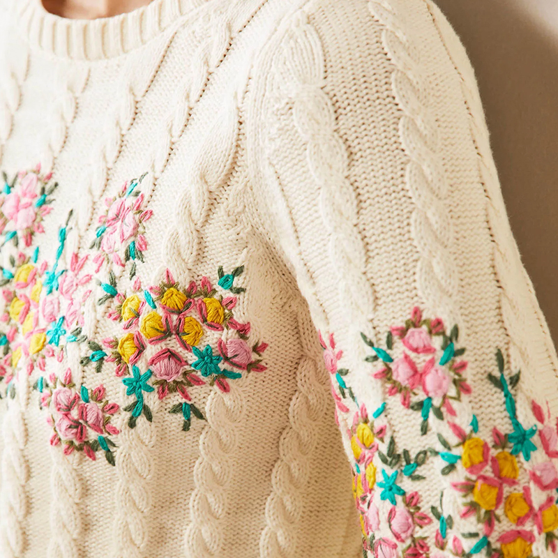 hongfeng offers custom embroidered cashmere sweater with elegant designs and top-quality craftsmanship.